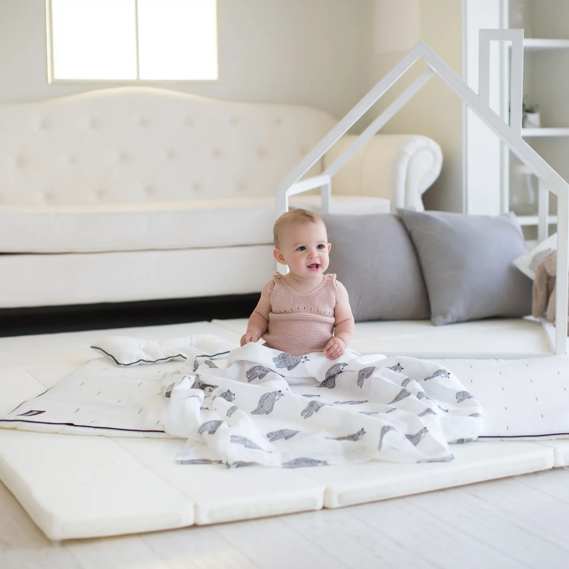 Cotton Muslin Swaddle Blanket - Big Bear - Magnolia BabySwaddle Blanket