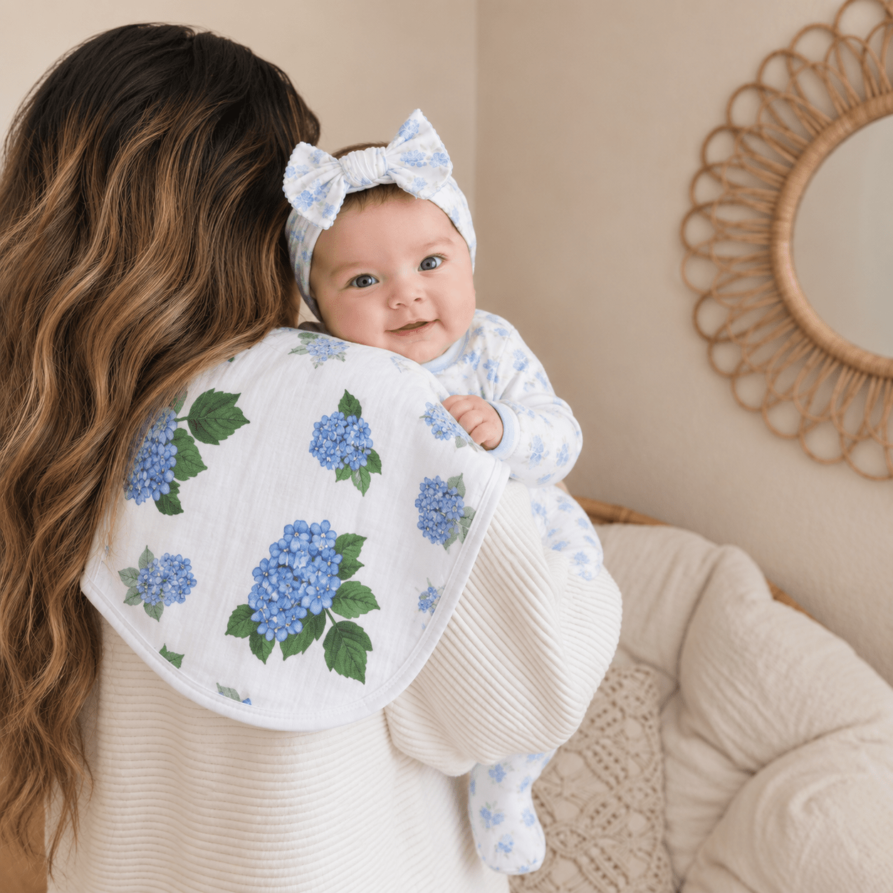 Little Hometown_Baby Girl Burp Cloth and Bib (2 in 1) - Hydrangeas_1