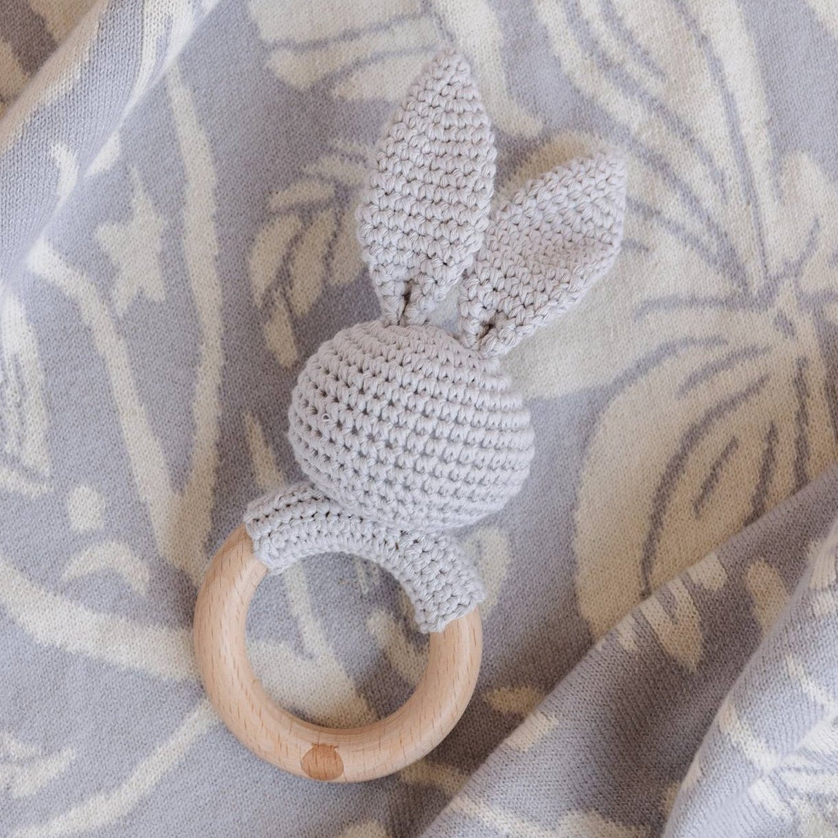 Bunny Teehting Rattle - Grey - Magnolia Baby