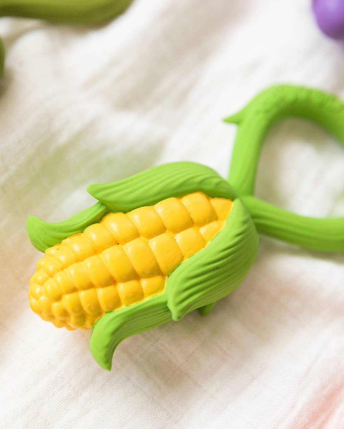 Oli & Carol_Corn Rattle Toy_4