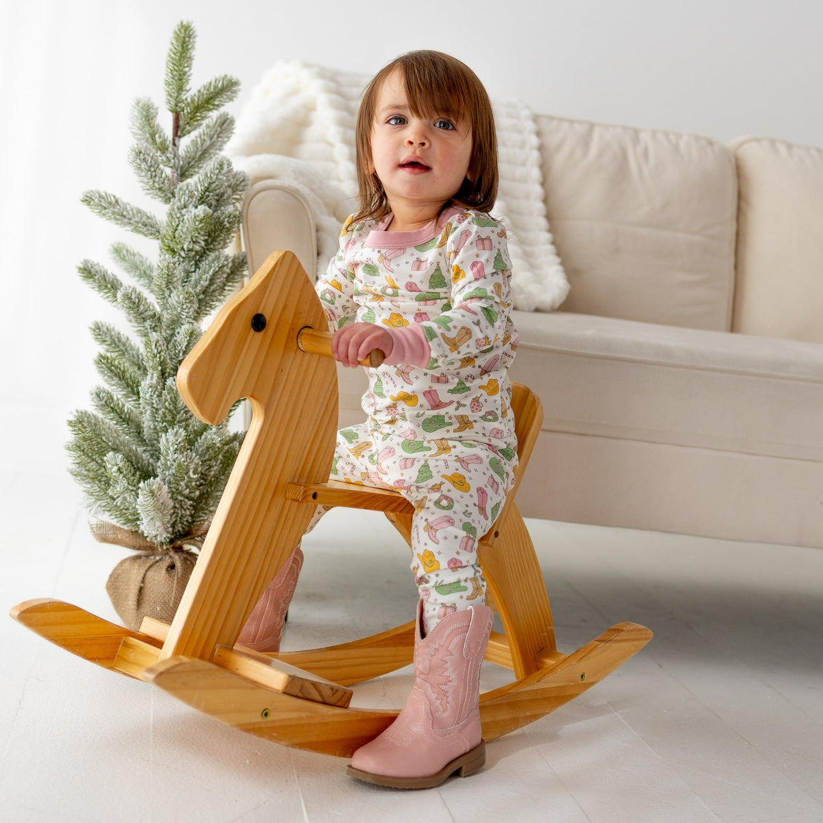 Luna and Arlo_Cowboy Christmas Long Pajamas - Dusty Rose_10