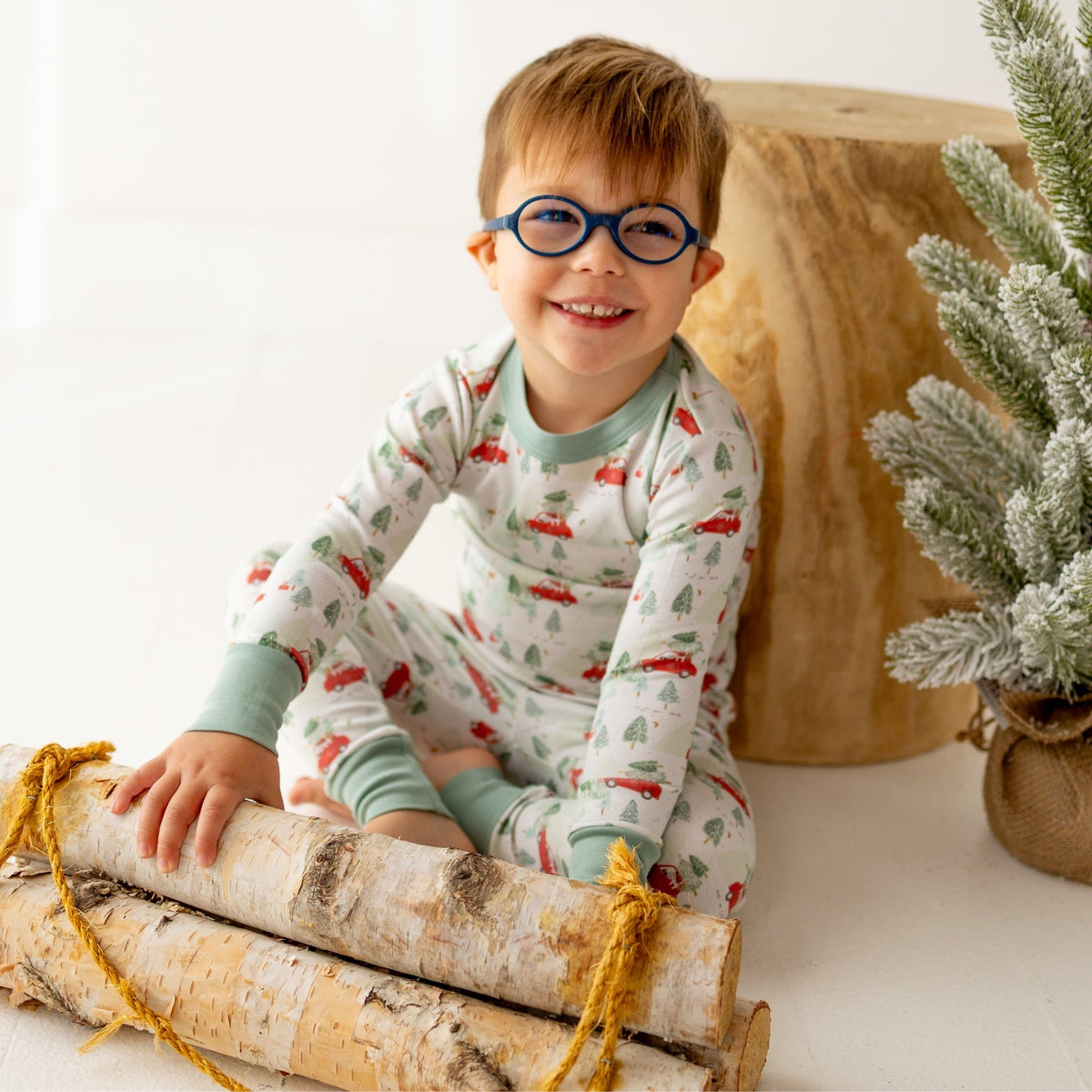 Luna and Arlo_Evergreen Express Long Pajamas_5