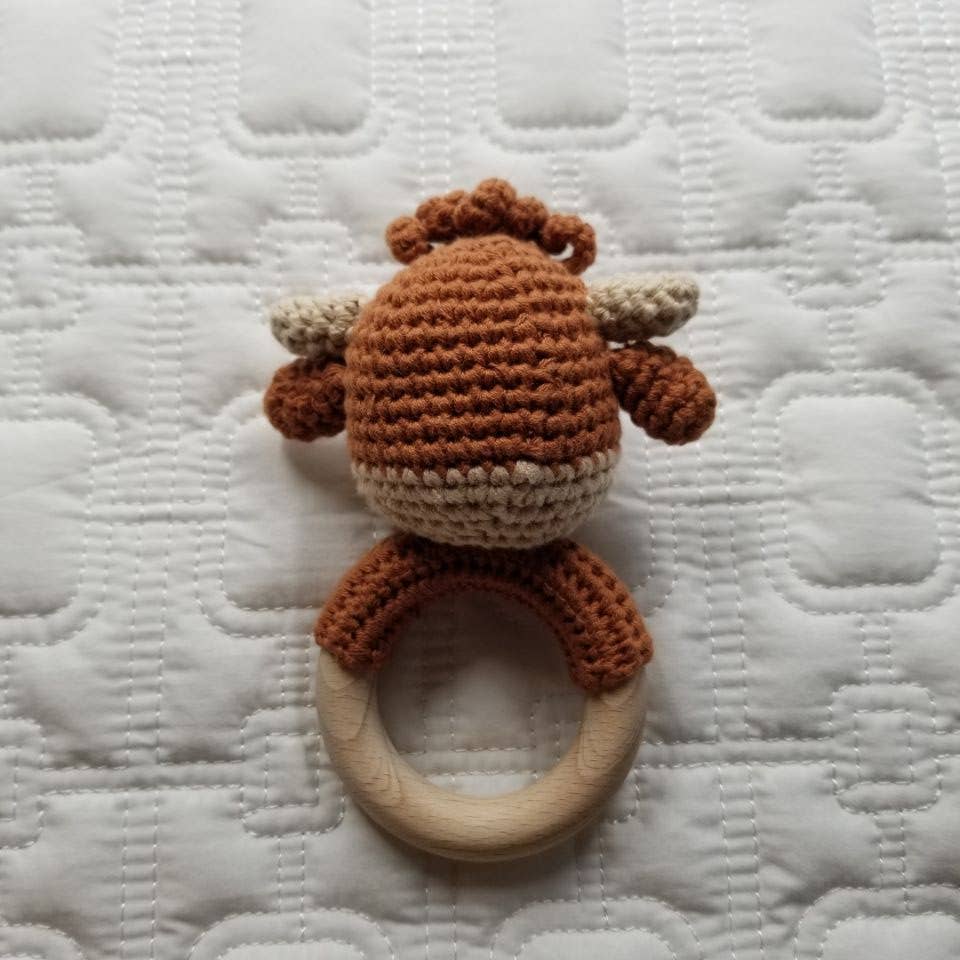 D & C TOYS_Highland Cow Crochet Rattle_2
