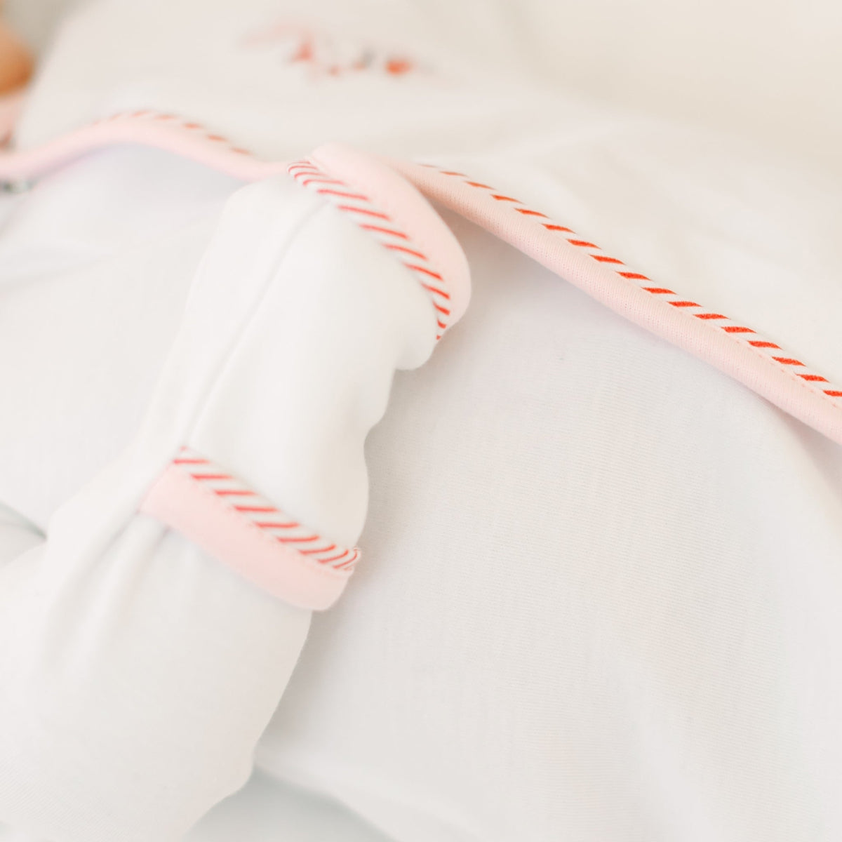 Magnolia Baby_Jolly Ribbons Hand-Embroidered Ruffle Footie_9