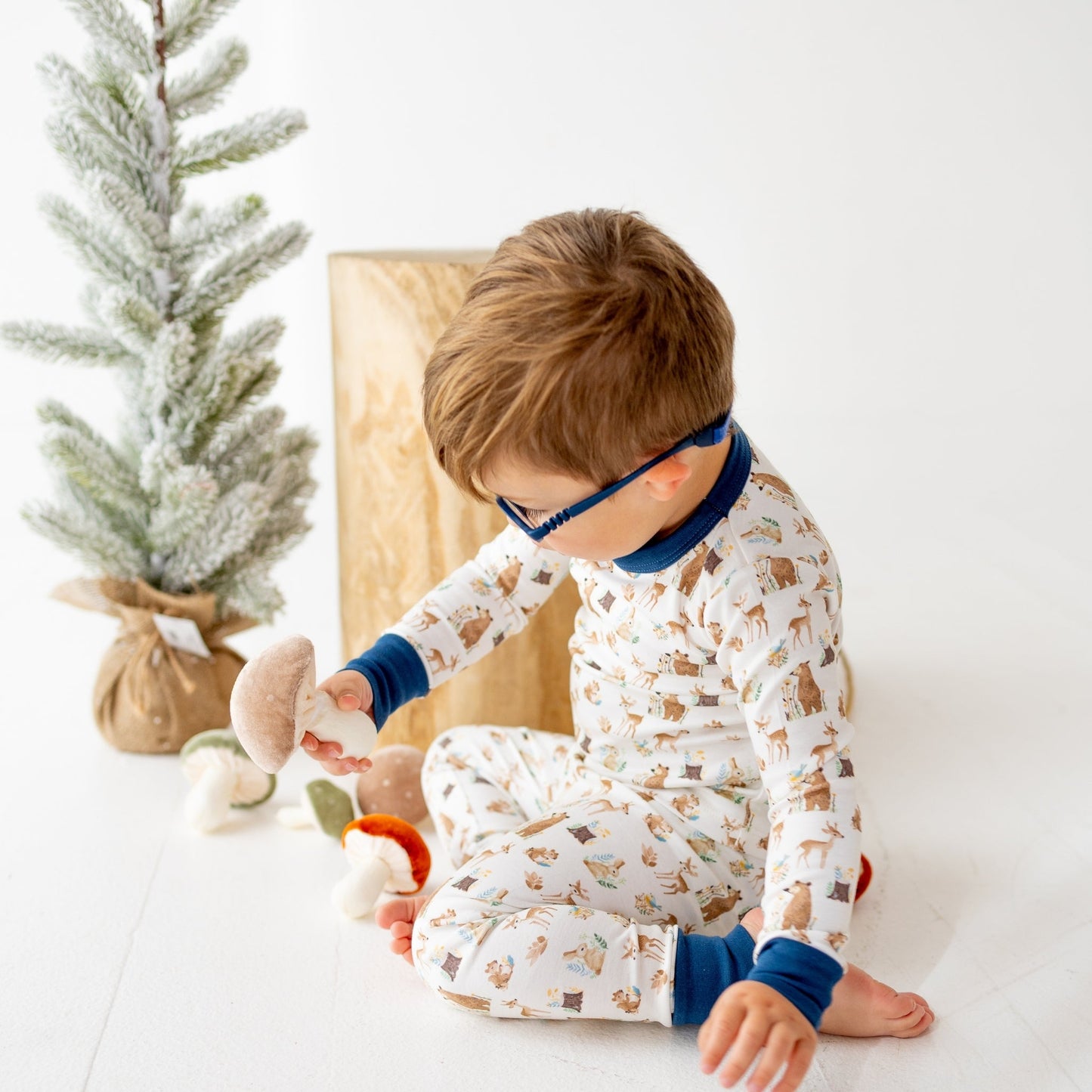 Luna and Arlo_Kindred Woods Long Pajamas_9