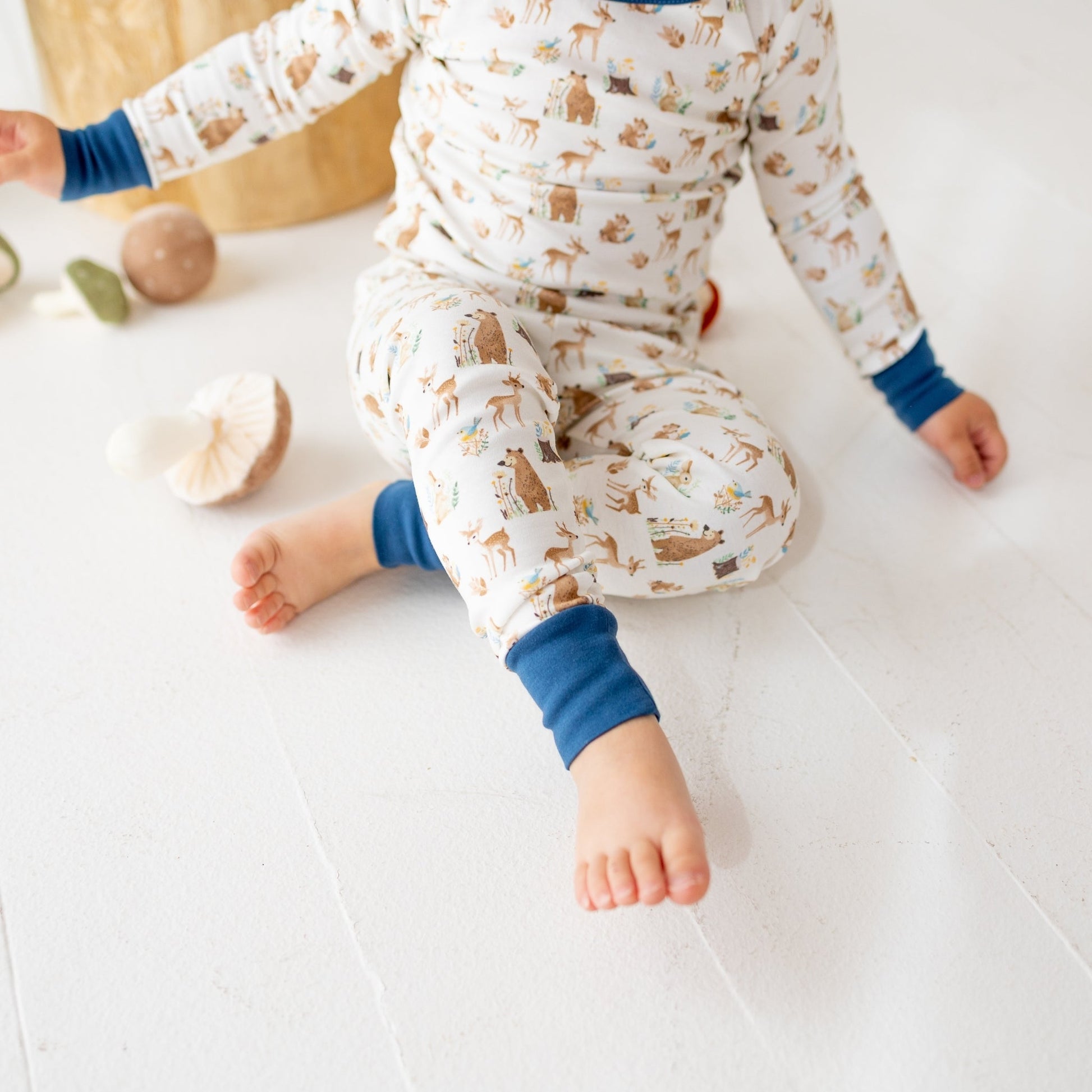 Luna and Arlo_Kindred Woods Long Pajamas_5