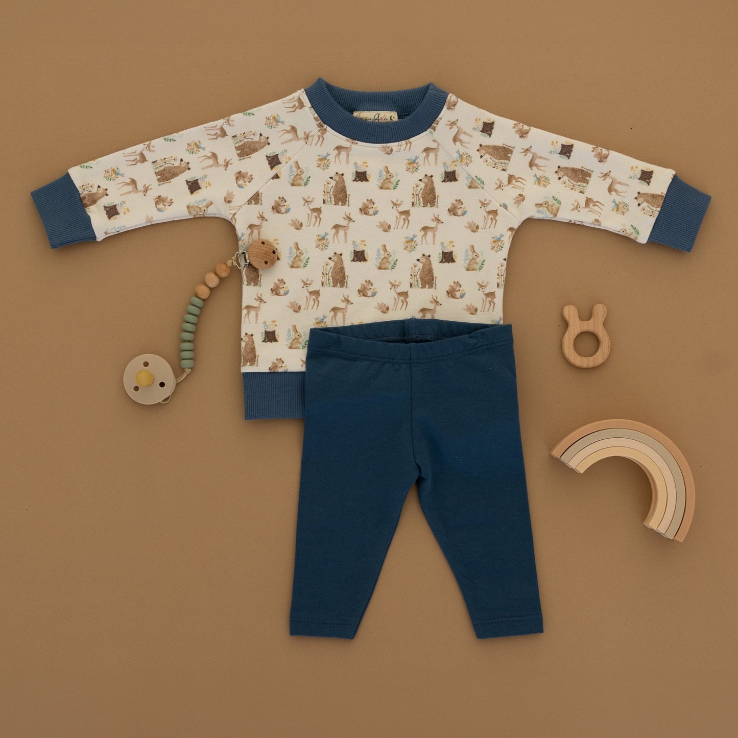 Luna and Arlo_Kindred Woods Pullover Sweatshirt_10