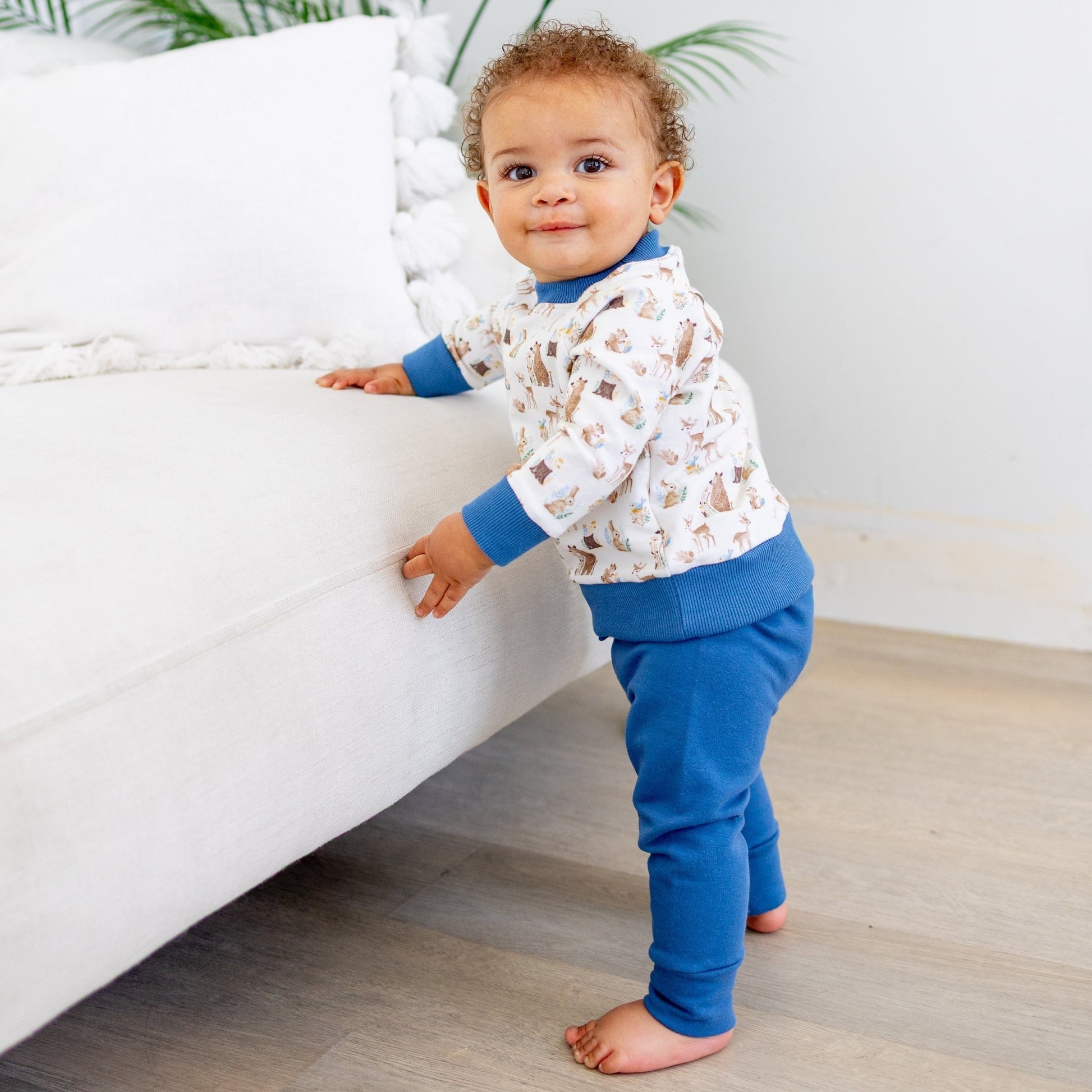 Luna and Arlo_Kindred Woods Pullover Sweatshirt_3