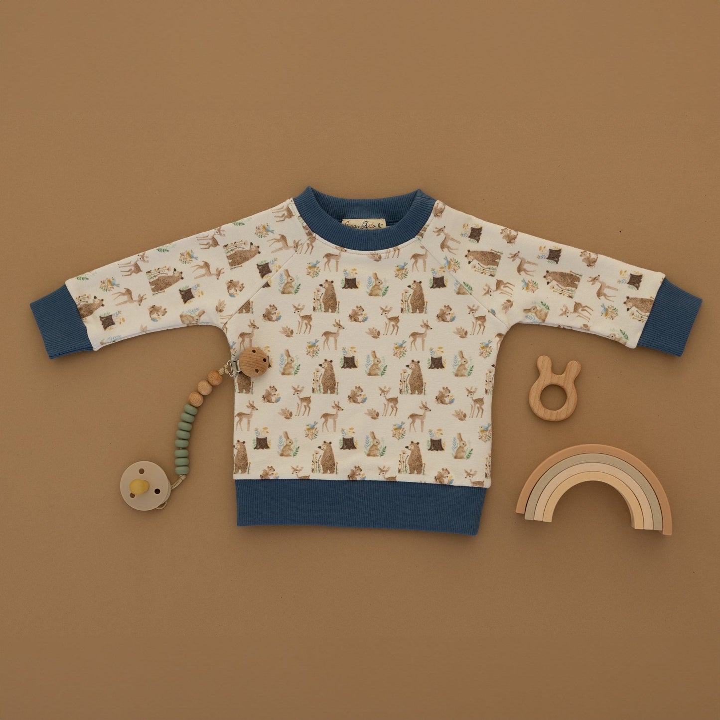 Luna and Arlo_Kindred Woods Pullover Sweatshirt_8