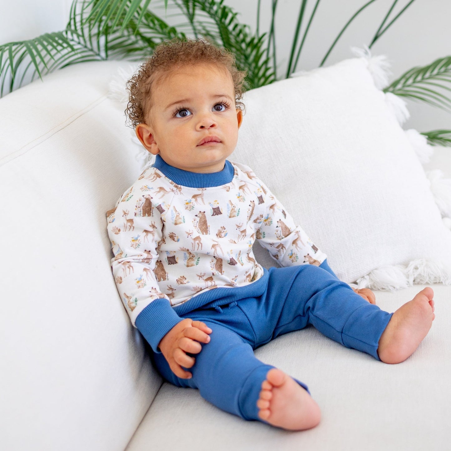 Luna and Arlo_Kindred Woods Pullover Sweatshirt_6