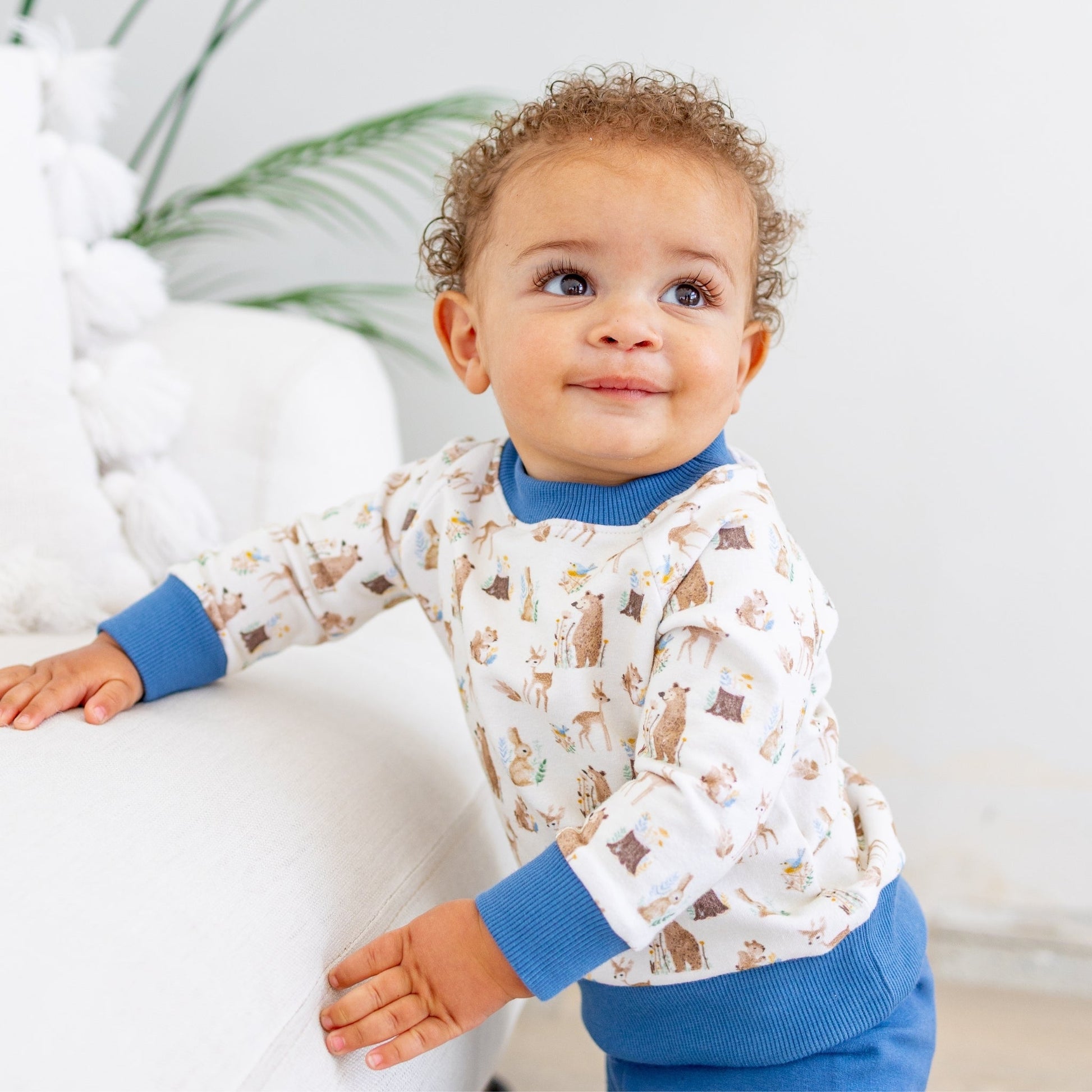Luna and Arlo_Kindred Woods Pullover Sweatshirt_2