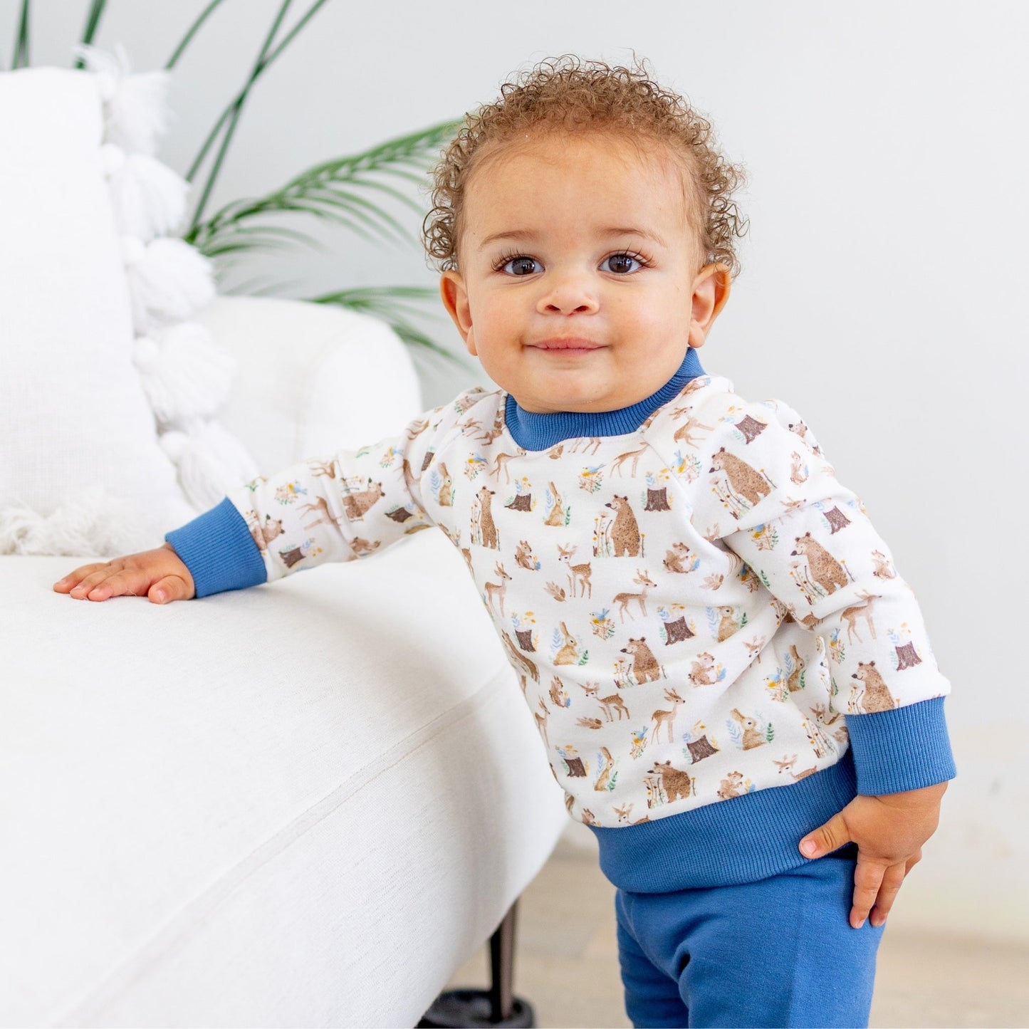 Luna and Arlo_Kindred Woods Pullover Sweatshirt_1