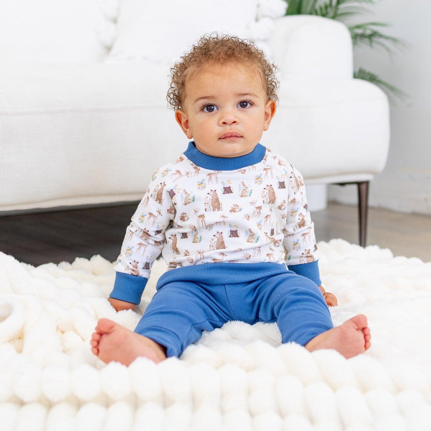 Luna and Arlo_Kindred Woods Pullover Sweatshirt_7