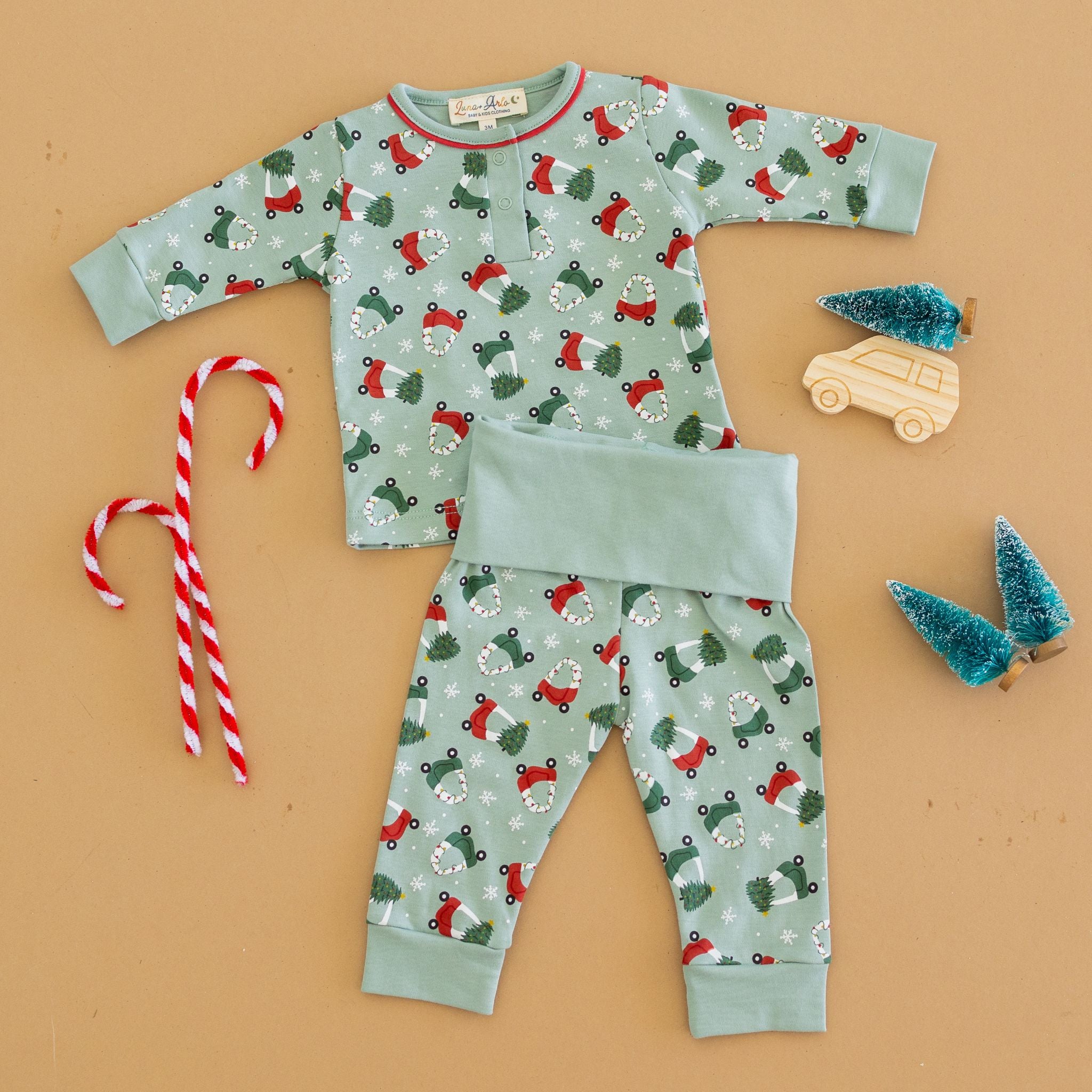 Deck the Wheels 2pc Pant Set - Luna and Arlo Unisex