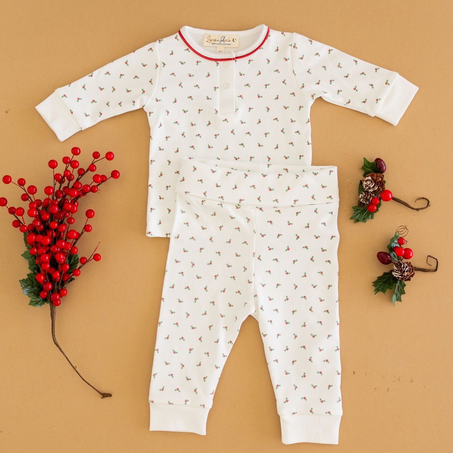 Winter Berries 2pc Pant Set - Luna and Arlo Girl