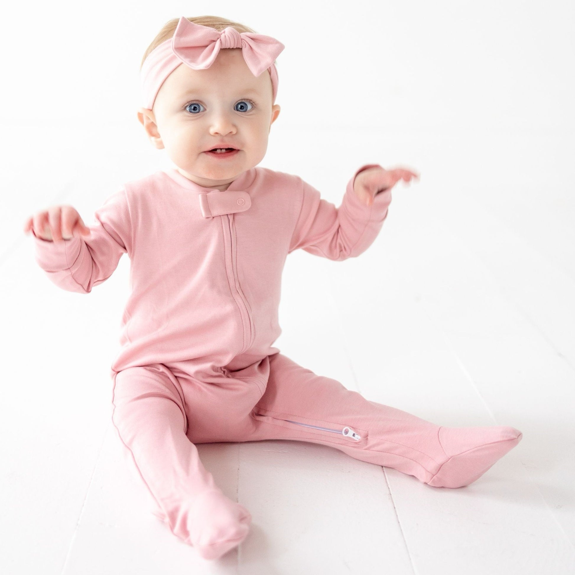 Luna & Arlo Basics Zip Footie - Dusty Rose - Magnolia BabyFootie
