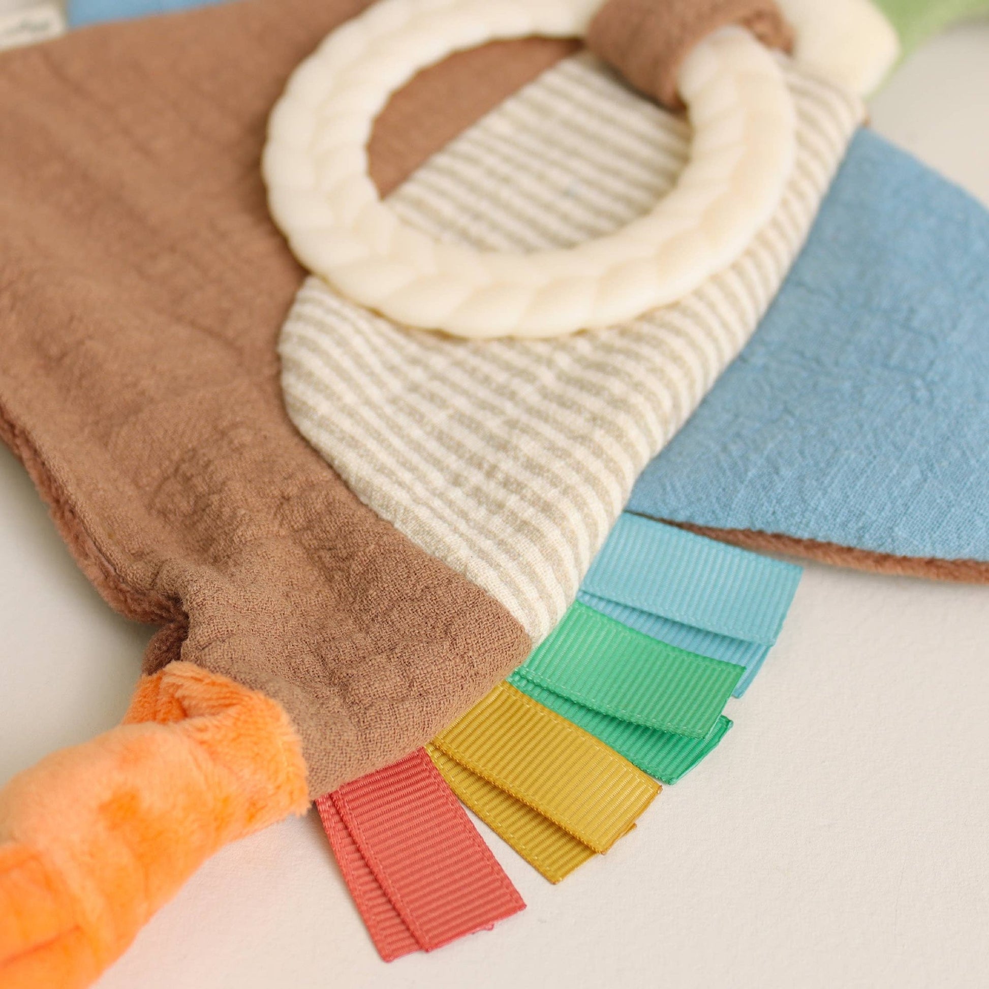 Itzy Ritzy_Mallard Duck Bitzy Crinkle™ Teether_4