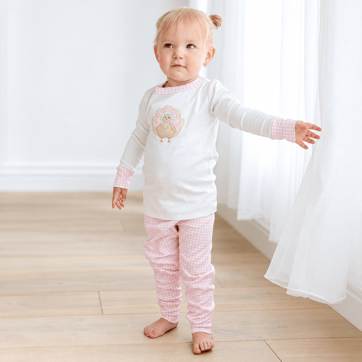 Magnolia Baby_Pilgrim Pals Applique Long Pajamas - Pink_3