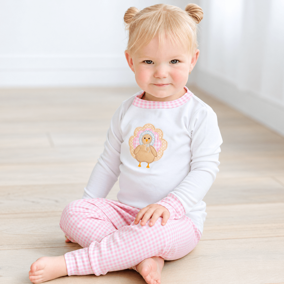 Magnolia Baby_Pilgrim Pals Applique Long Pajamas - Pink_1