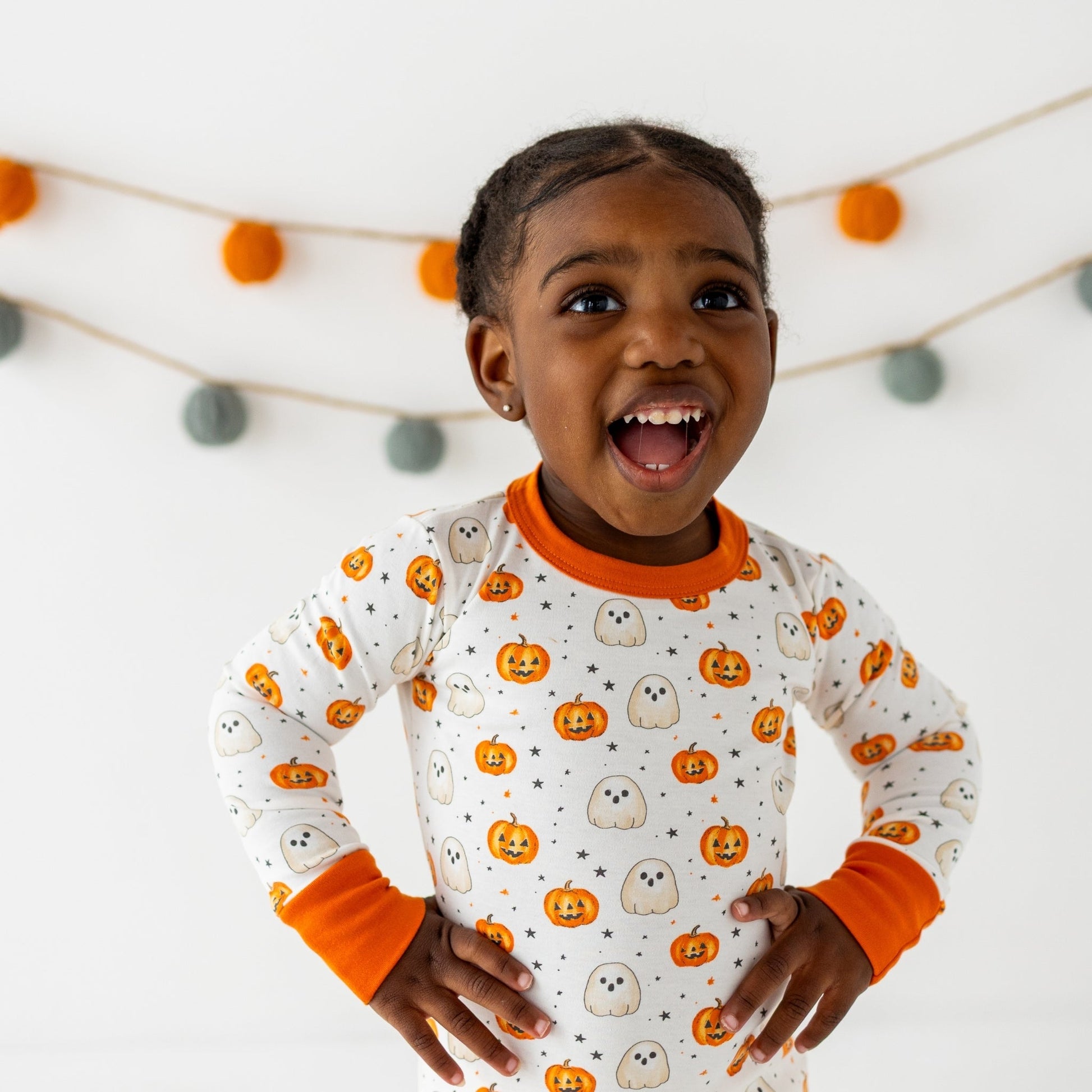 Luna and Arlo_Pumpkin and Boo Long Pajamas_5