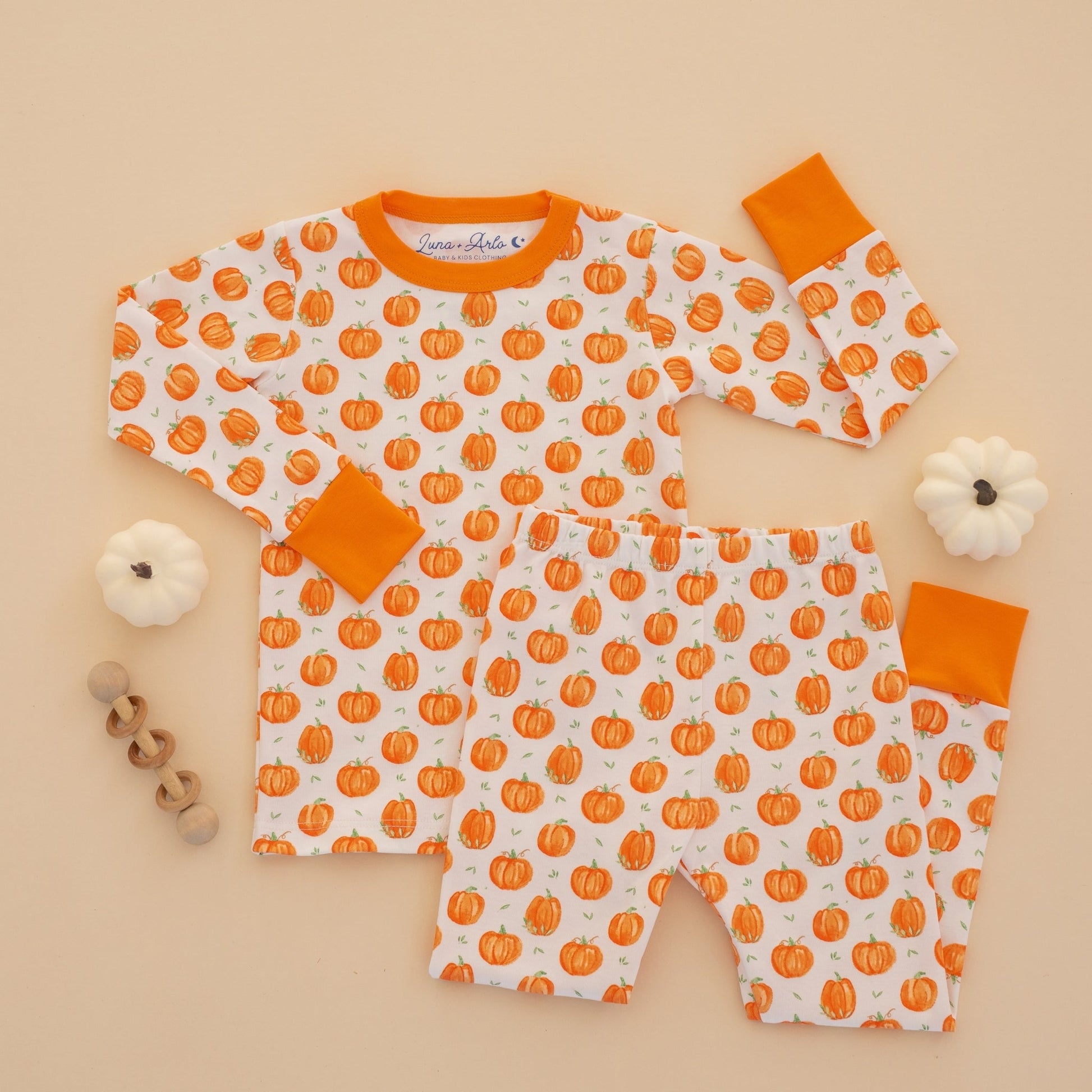 Luna and Arlo_Pumpkin Grove Long Pajamas_3
